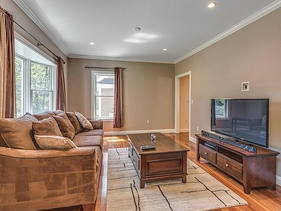 4th image of 16 Hutchins Cir