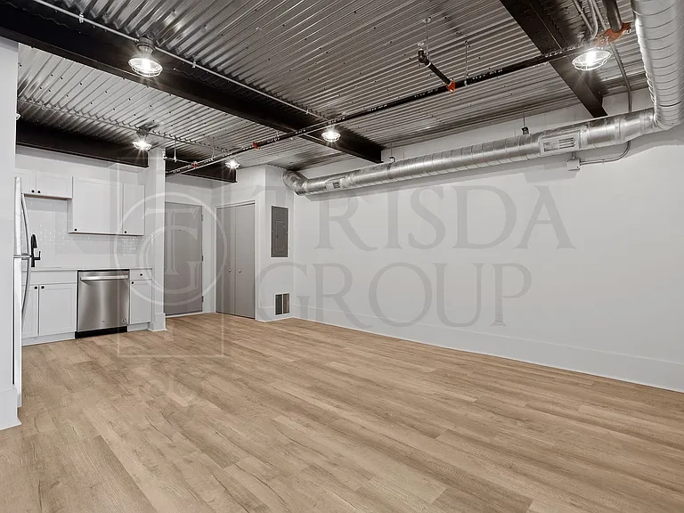 160 Southern Ave #7 — Photo 7