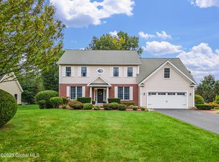 40 Oregon Trl, Waterford, NY 12188