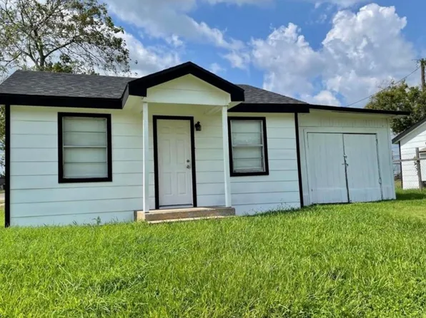 1901 N Avenue Q, Freeport, TX 77541