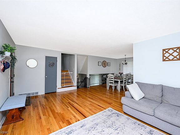 4th image of 12460 Amber Cir NW