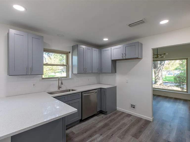 918 Tulane Dr — Photo 12
