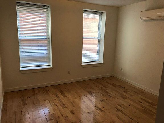 3rd image of 118 Market St APT 203