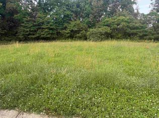 402 Summer Lake Dr, Bedford, IN 47421