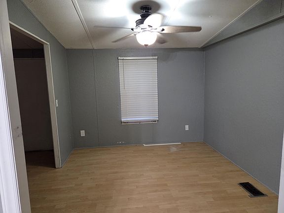 3rd image of 1871 Willow Oak Dr.