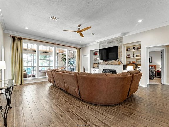 5th image of 4618 Shoal Creek Dr