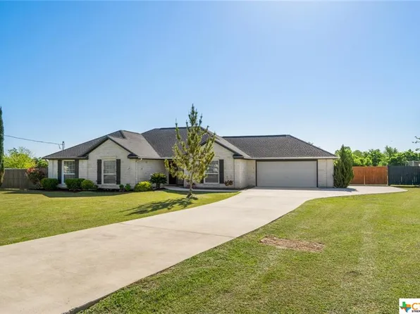431 Thomas Dr, Martindale, TX 78655