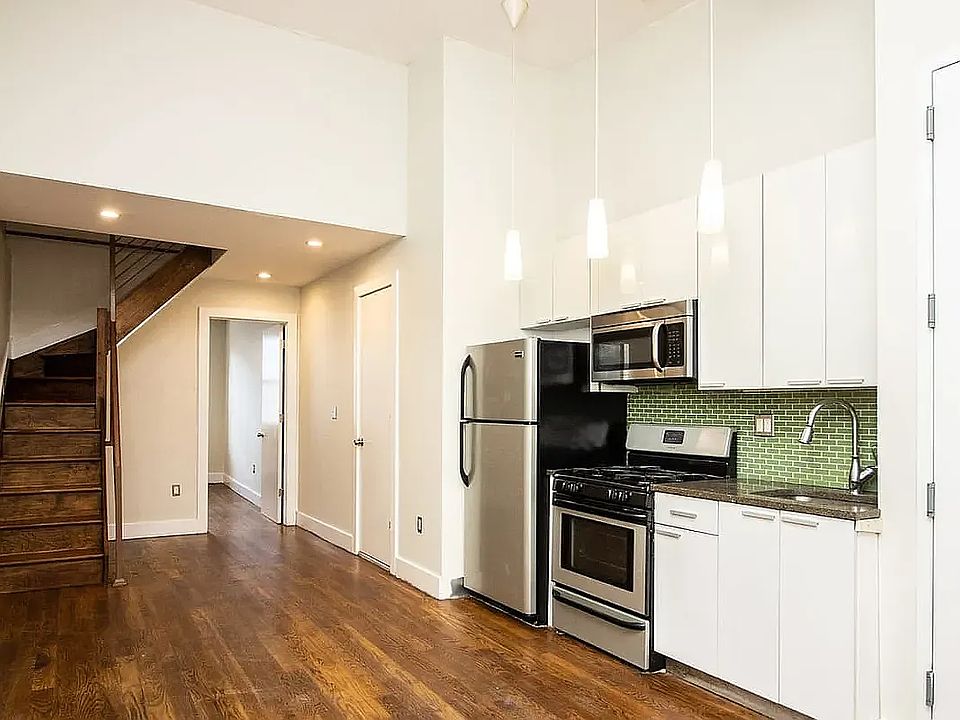 1st image of 122 Jefferson St #5