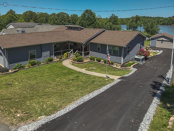 2nd image of 360 Halbrook Ln