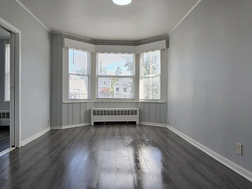 860 Washington Ave #2