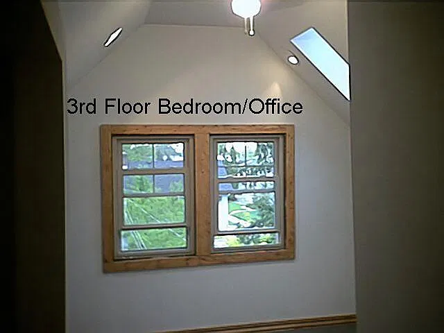 1315 Hathaway Ave — Photo 2