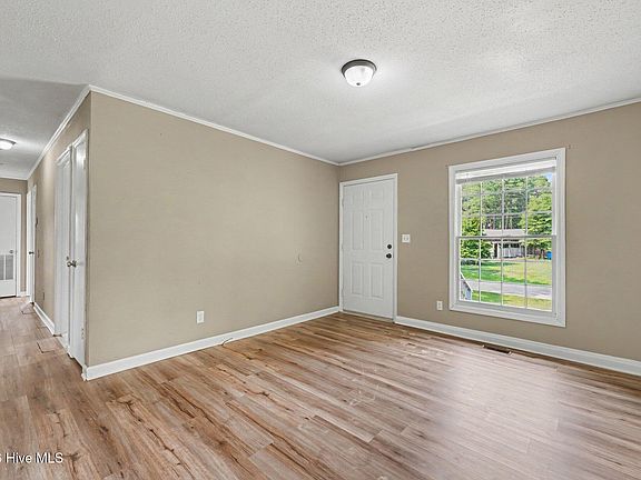 5th image of 125 Surry Drive