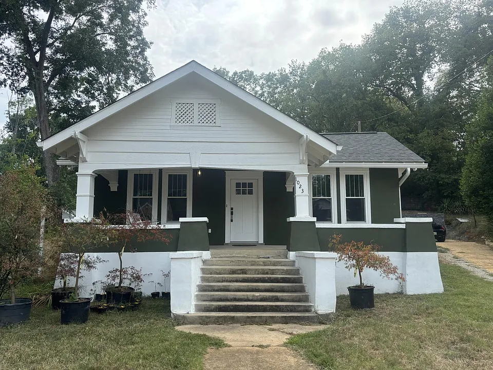 1023 Royal Ave