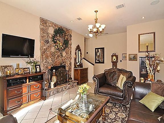 3rd image of 2708 Black Oak Ln