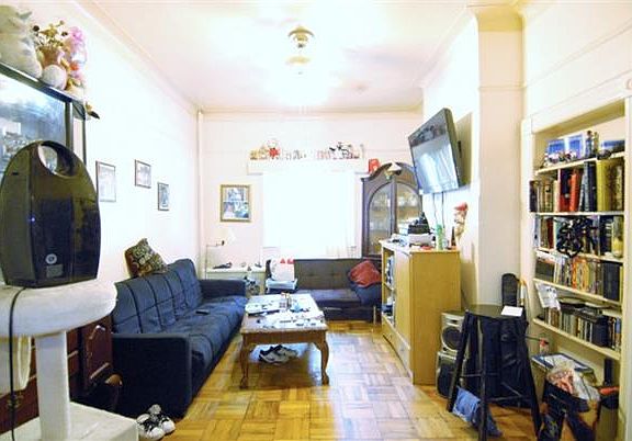 2nd image of 172 Milford St