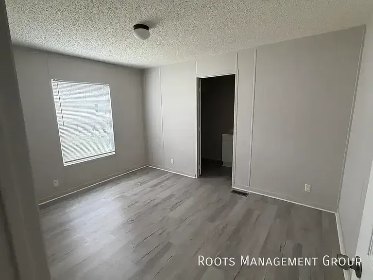 303 Carriage Lane Est #303 — Photo 14