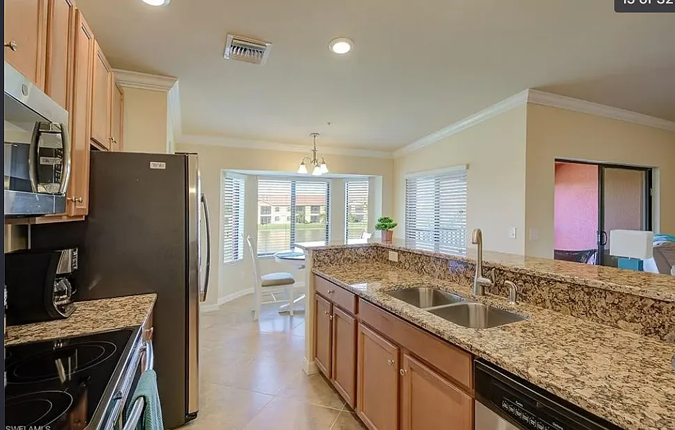 2 bed, 2.0 bath, 1347 sqft, $1,900 — Photo 3