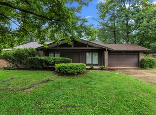 553 Falaise Dr, Saint Louis, MO 63141