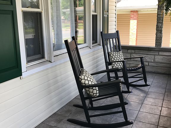 4th image of 1108 Lakeview Dr