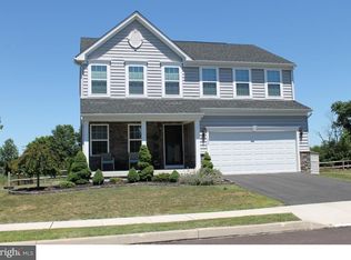 1827 Alamingo Dr, Quakertown, PA 18951