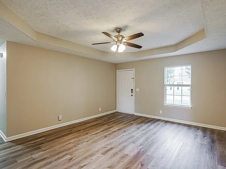 1723 Locerbie Dr — Photo 4