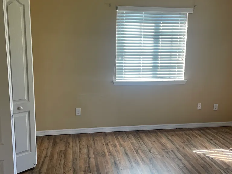 1831 Chatham Place Dr — Photo 9