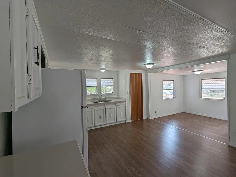 224 Pinehill Ln — Photo 10