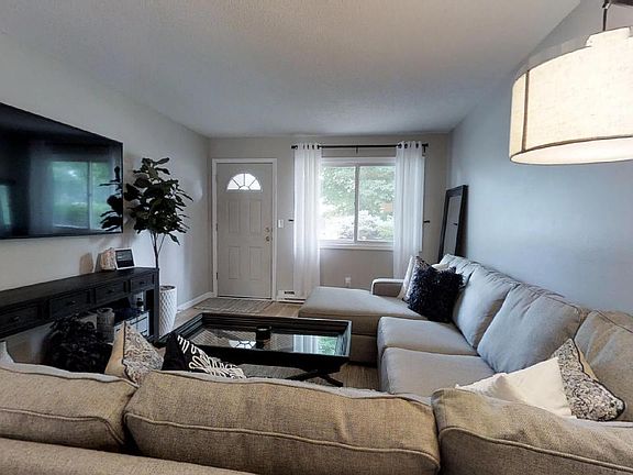 5th image of 2186 Welch Dr
