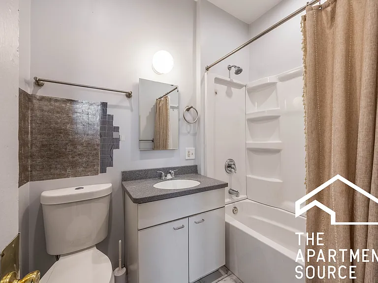 2609 W Thomas St #2 — Photo 16