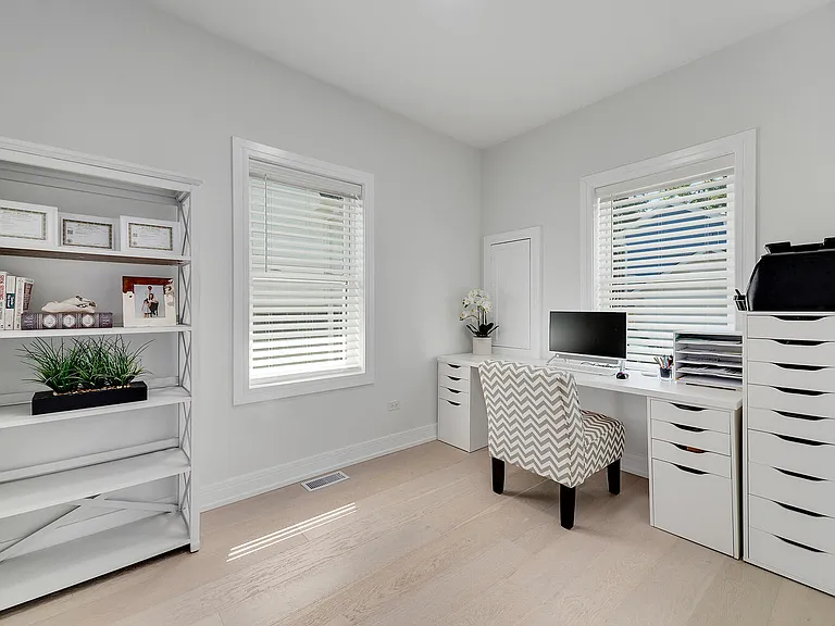 1205 Curtiss St — Photo 28