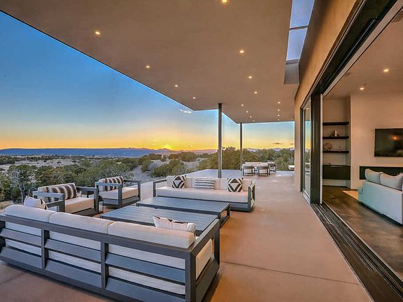 3rd image of 5 Silver Mesa Cir