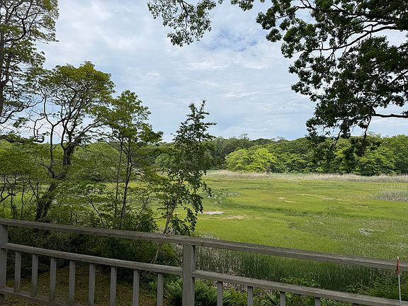 2nd image of 72 Loop Road