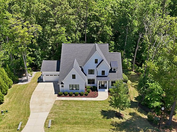 3rd image of 2309 Sanctuary Dr