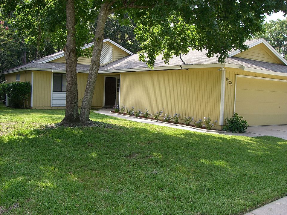 1st image of 8228 Lake Woodbourne Dr W