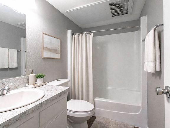 4th image of 1126 N Bell Ave #14dac41d8