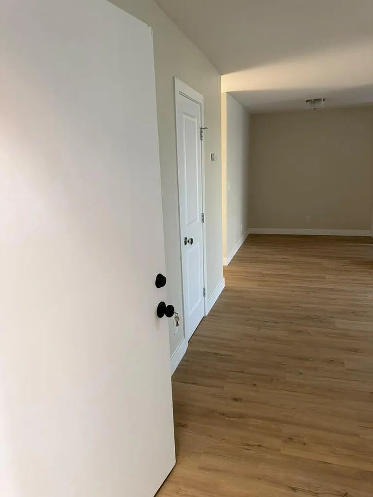 225 Dahlia Ave - 231 — Photo 3