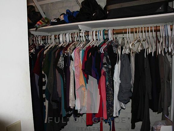 3rd image of 3727 N Lakewood Ave #3A
