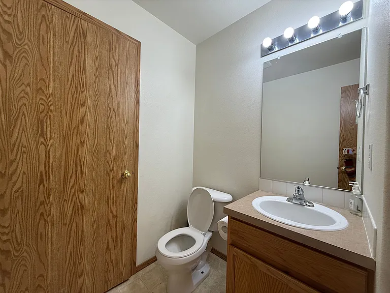 11739 SE Yamhill St — Photo 11