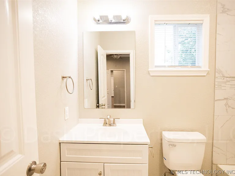 821 S Quaker Ave — Photo 36