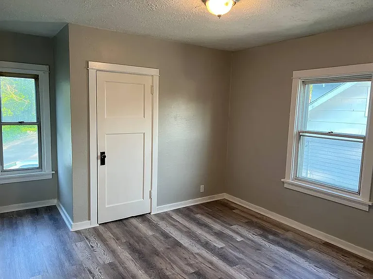 1045 Philadelphia Dr — Photo 11