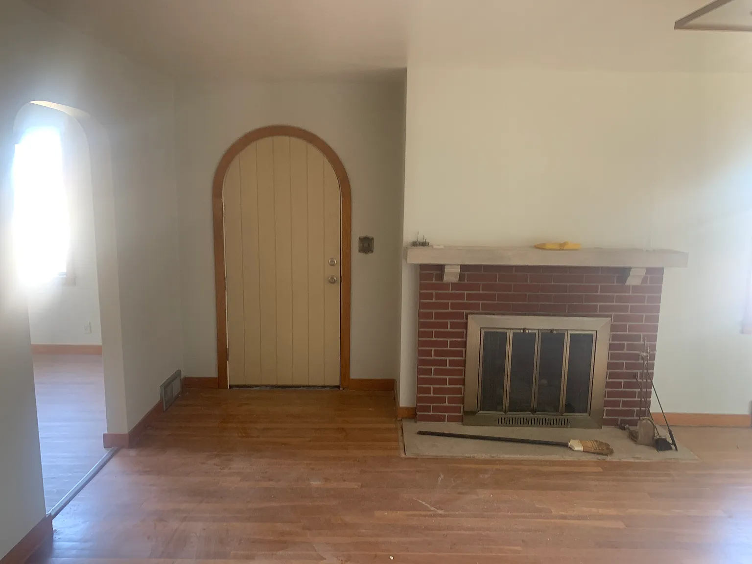 3 bed, 1.5 bath, 1179 sqft, $1,200 — Photo 3