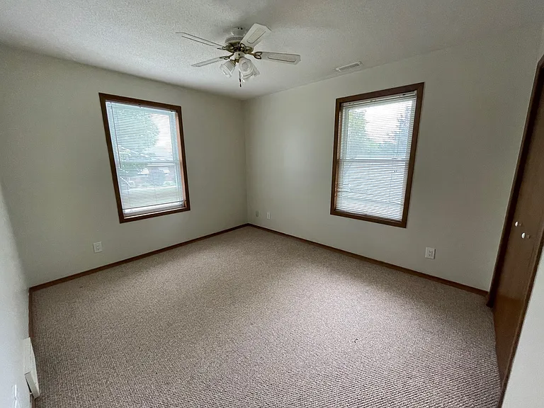 22 Clarence St #3 — Photo 7