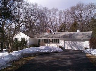 1 Cedar Knolls Dr, New Milford, CT 06776