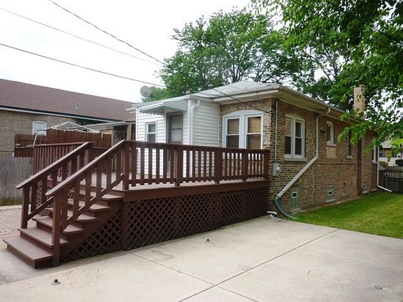 2nd image of 2747 N Mont Clare Ave