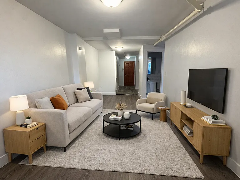 32-26 44th St #1A — Photo 1