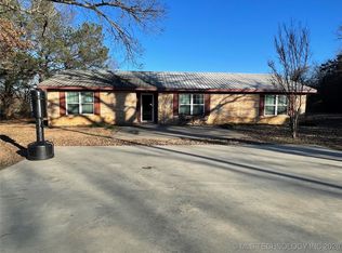 1207 N 4224th Rd, Hugo, OK 74743