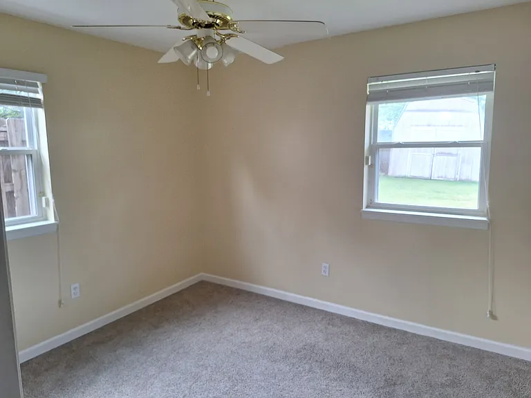 2410 NW Norman Cir — Photo 5