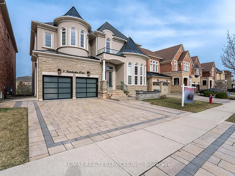 9 Interlacken Dr — Photo 2