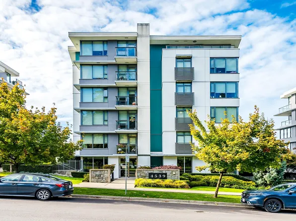 4539 Cambie St #101, Vancouver, BC V5Z 0G6