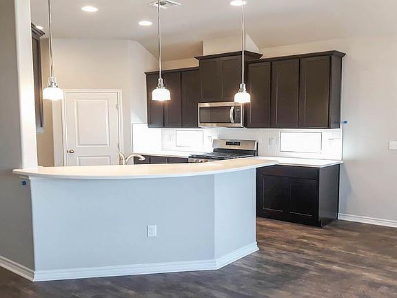 4th image of 136 Shadow Moss Ln